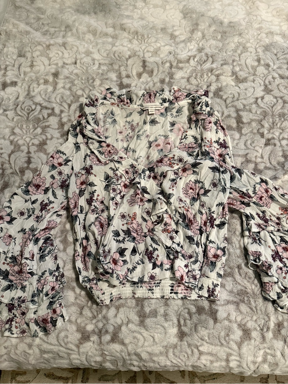 American Eagle Outfitters White Floral Smocked Top
